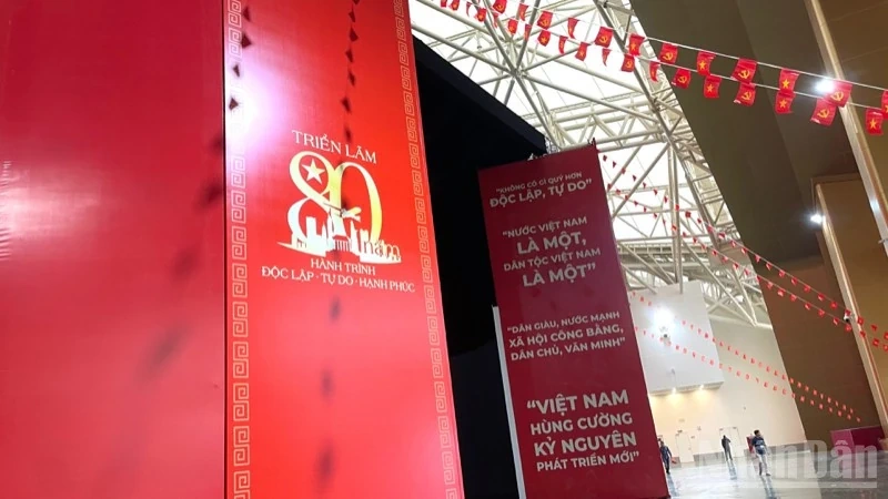 Triển lãm “80 năm hành trình Độc lập-Tự do-Hạnh phúc” kết thúc đón khách lúc 16 giờ chiều nay (15/9)