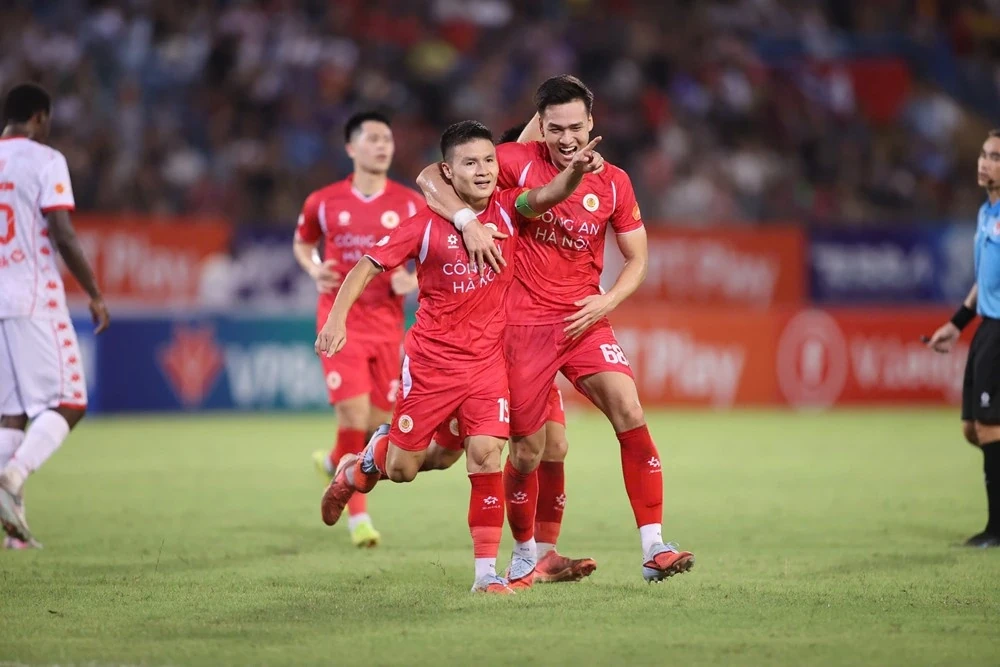 Quang Hải tỏa sáng đưa CAHN lên đỉnh V.League; Flick chỉ trích tuyển Tây Ban Nha ép Yamal nén đau thi đấu