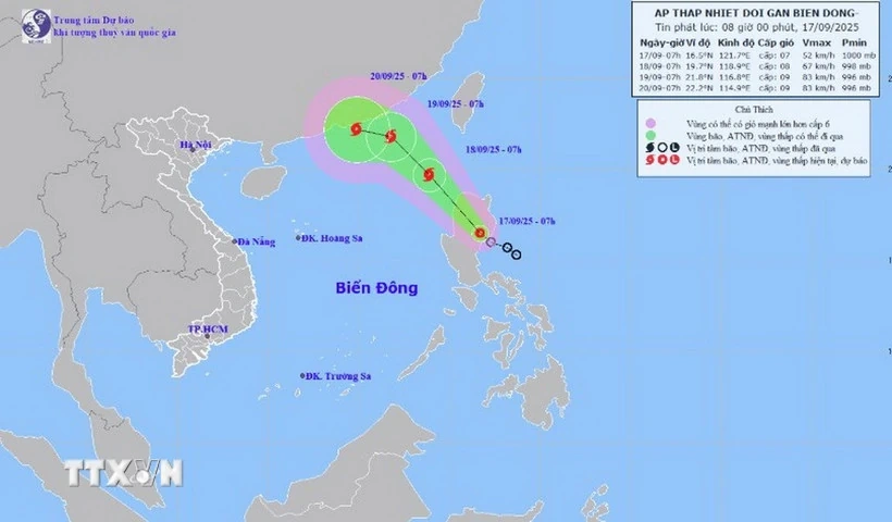 Áp thấp nhiệt đới đi vào Biển Đông, khả năng mạnh lên thành bão