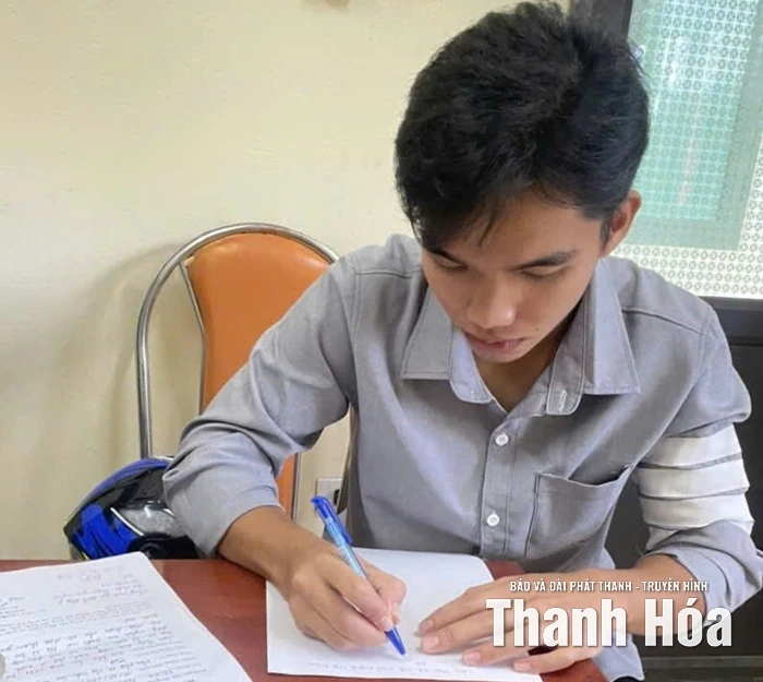 Thanh niên xã Sao Vàng viết đơn tình nguyện sẵn sàng lên đường làm nhiệm vụ bảo vệ Tổ quốc