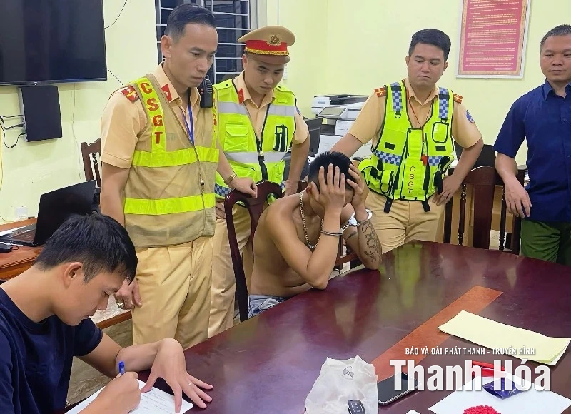 Bị phát hiện, đối tượng tàng trữ ma túy quay clip gây áp lực với lực lượng công an