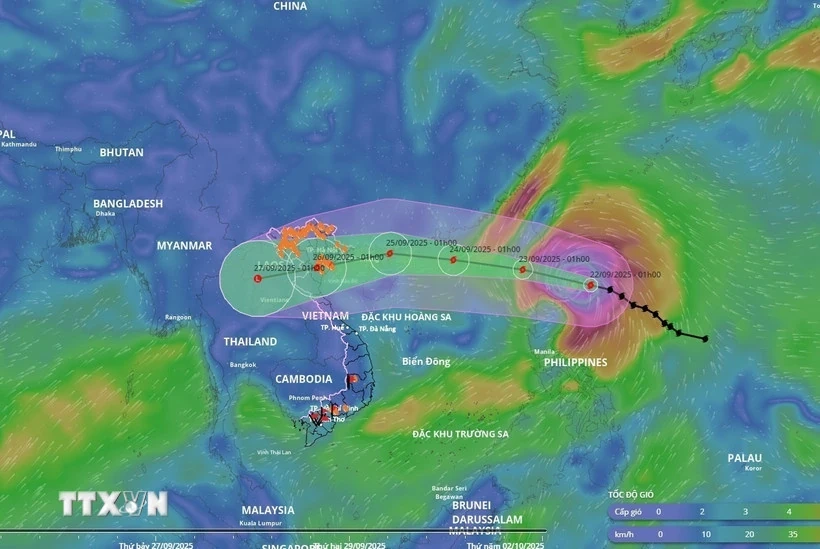 Siêu bão Ragasa sẽ đi vào Biển Đông trong sáng mai, gió giật trên cấp 17
