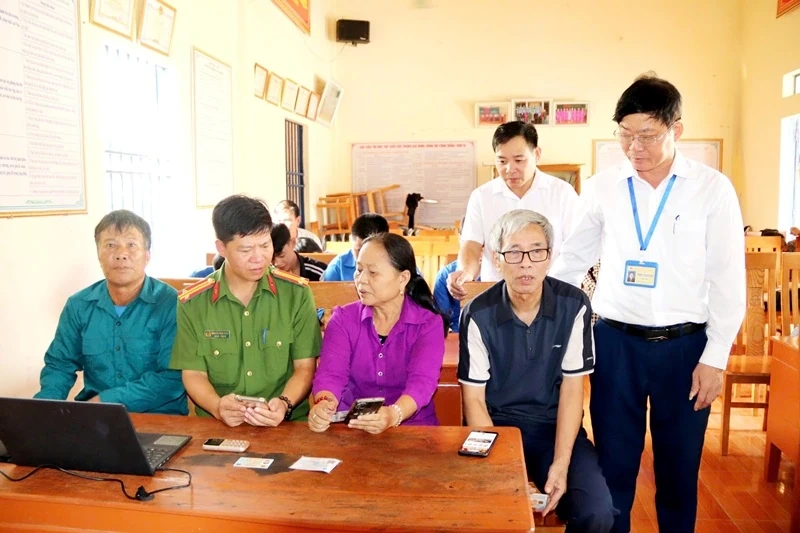 Xã Định Hoà: Phát động hưởng ứng Ngày Chuyển đổi số Quốc gia năm 2025