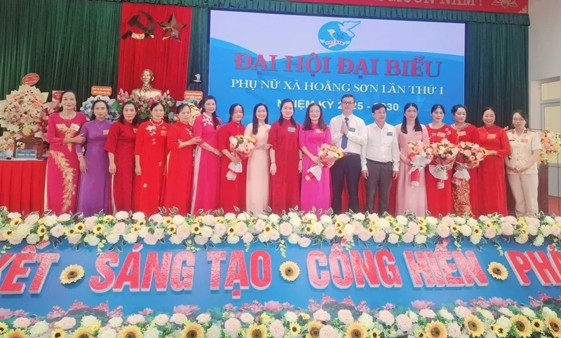 Phụ nữ xã Hoằng Sơn góp phần xây dựng xã đạt chuẩn NTM hiện đại