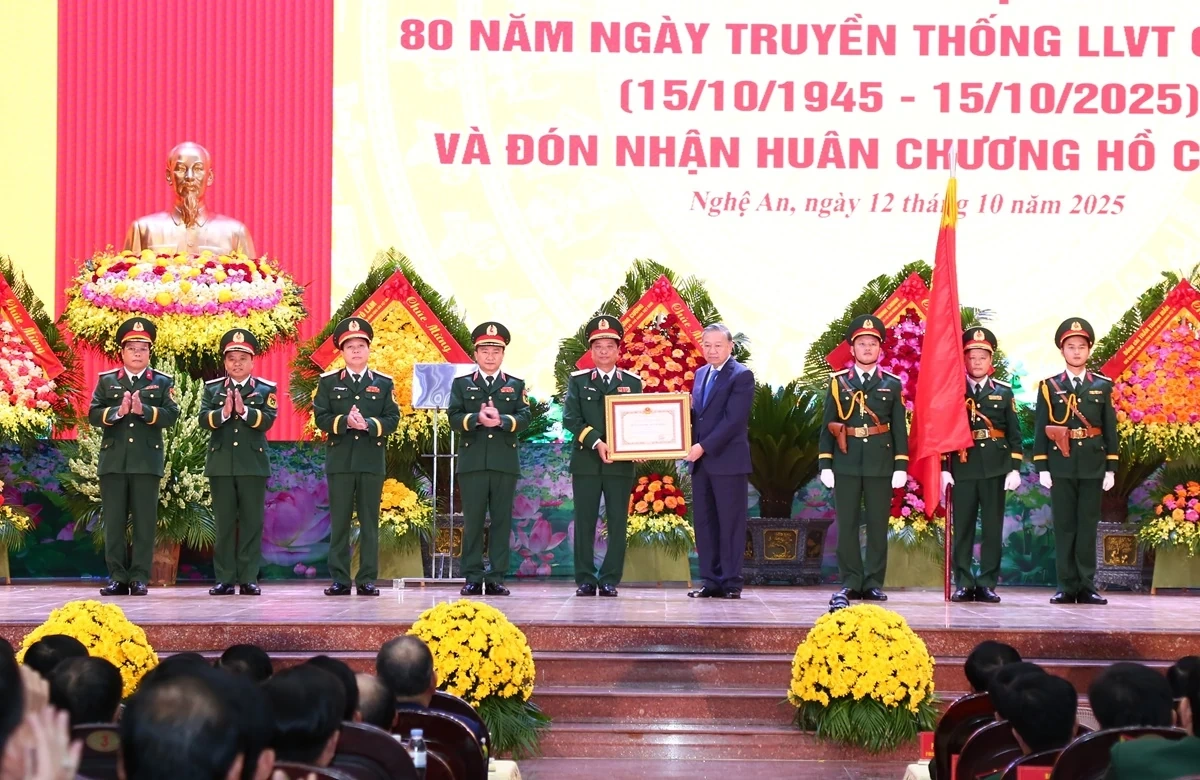 Tổng Bí thư Tô Lâm dự Lễ kỷ niệm 80 năm Ngày truyền thống Lực lượng vũ trang Quân khu 4