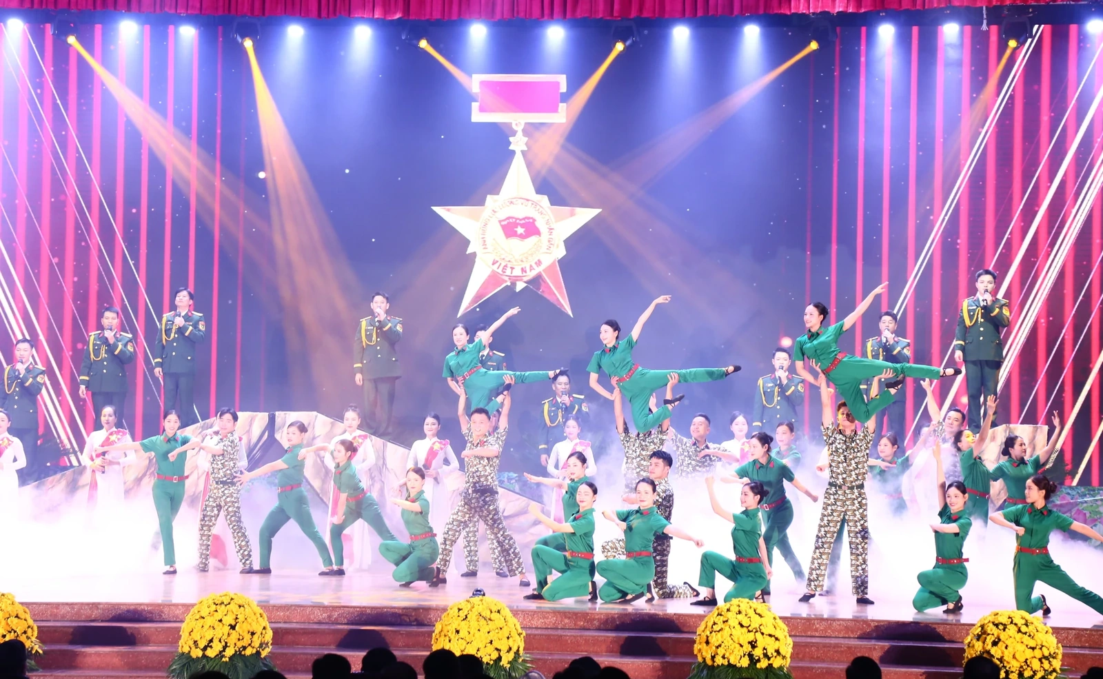 Tổng Bí thư Tô Lâm dự Lễ kỷ niệm 80 năm Ngày truyền thống Lực lượng vũ trang Quân khu 4