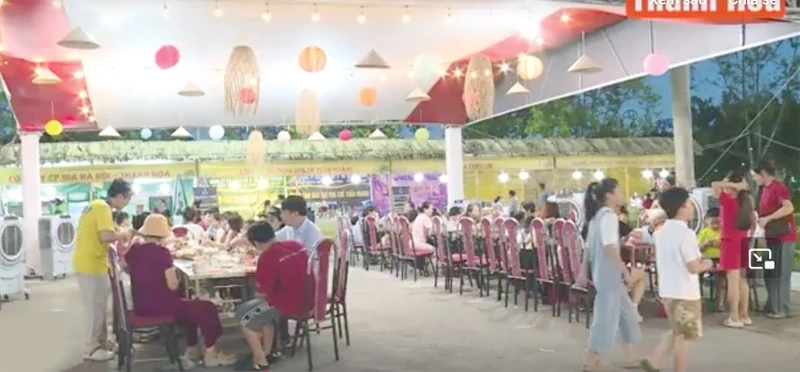 Ẩm thực đường phố - nét duyên thầm phố thị