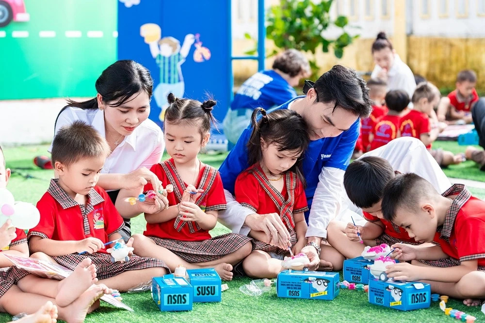 Vinamilk đồng hành mang Tết Trung thu đến hơn 10.000 trẻ em trên cả nước