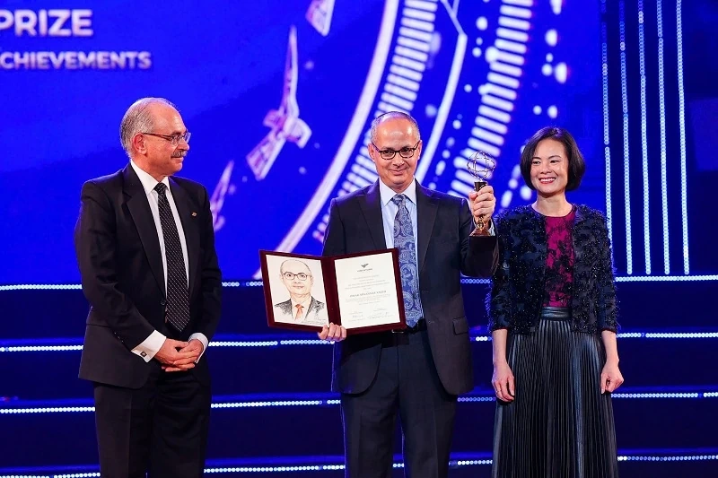 Omar M. Yaghi – Chủ nhân Giải thưởng VinFuture nhận Giải Nobel Hóa học 2025