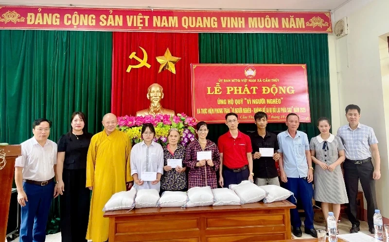 MTTQ xã Cẩm Thủy phát động ủng hộ Quỹ “Vì người nghèo” năm 2025