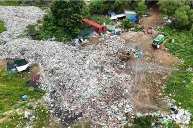 Xử phạt Công ty CP đá tự nhiên Nam Giang về hành vi đổ thải ra môi trường