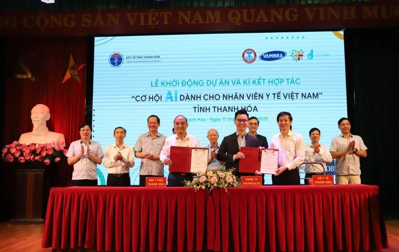 Ký kết Thoả thuận hợp tác triển khai Dự án Đào tạo ứng dụng AI cho nhân viên y tế tỉnh Thanh Hoá