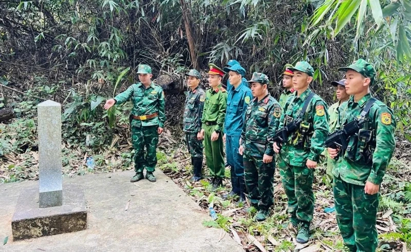 Lực lượng vũ trang tỉnh sôi nổi thi chào mừng Đại hội Đảng bộ tỉnh