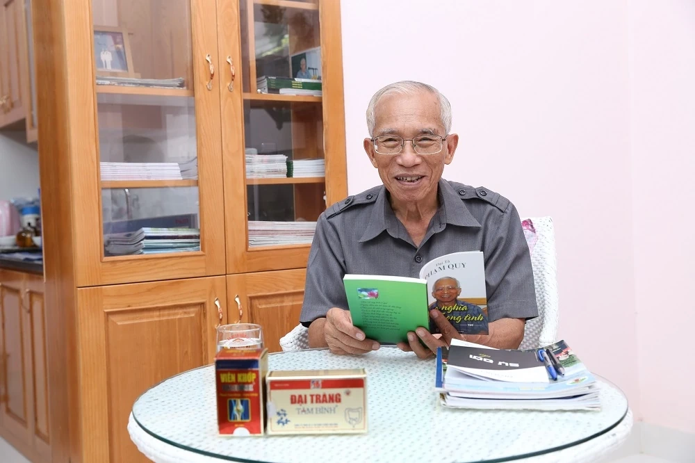 CEO Dược phẩm Tâm Bình qua lời kể của thầy giáo cũ và chuyên gia trong ngành