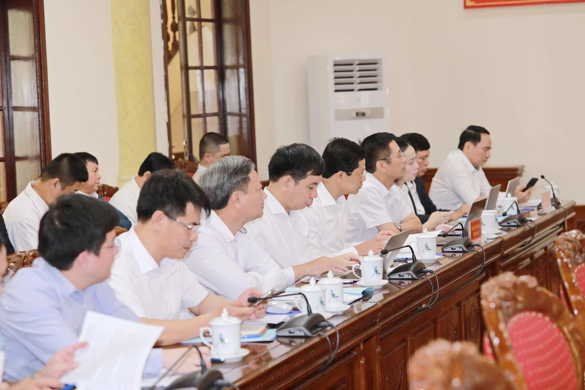 Thường trực Tỉnh ủy Thanh Hóa làm việc với Tổng Công ty Điện lực miền Bắc