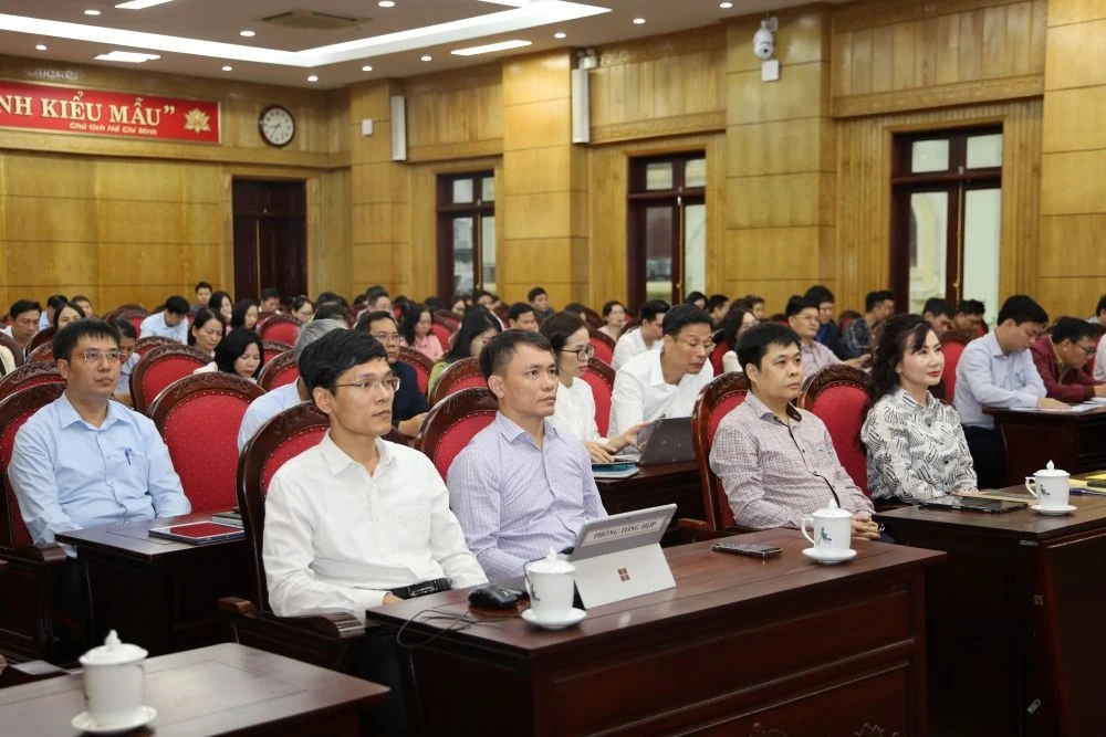 Bảo đảm 100% đảng viên sử dụng ứng dụng Sổ tay đảng viên điện tử