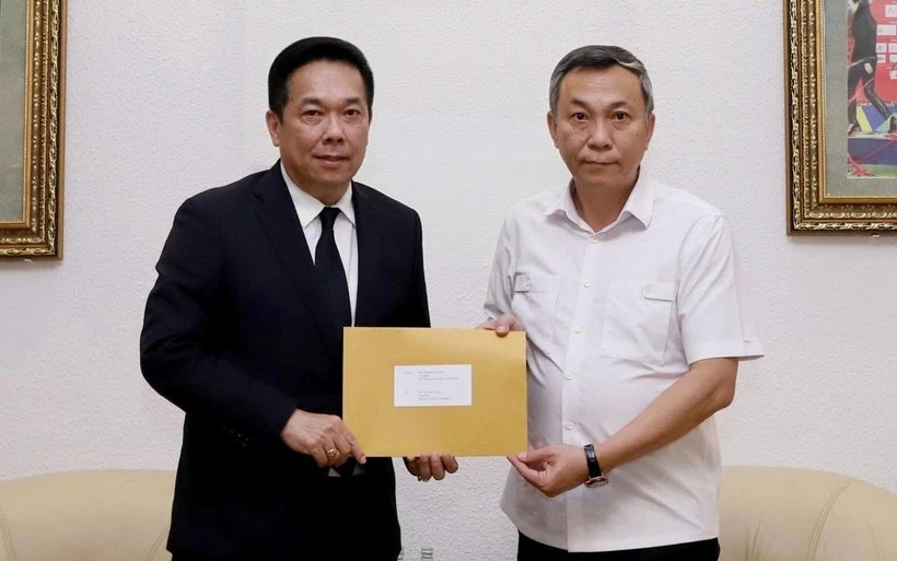 LĐBĐ Thái Lan xin lỗi Việt Nam về sự cố hiển thị sai Quốc kỳ; Liverpool bị loại khỏi Cúp Liên đoàn Anh