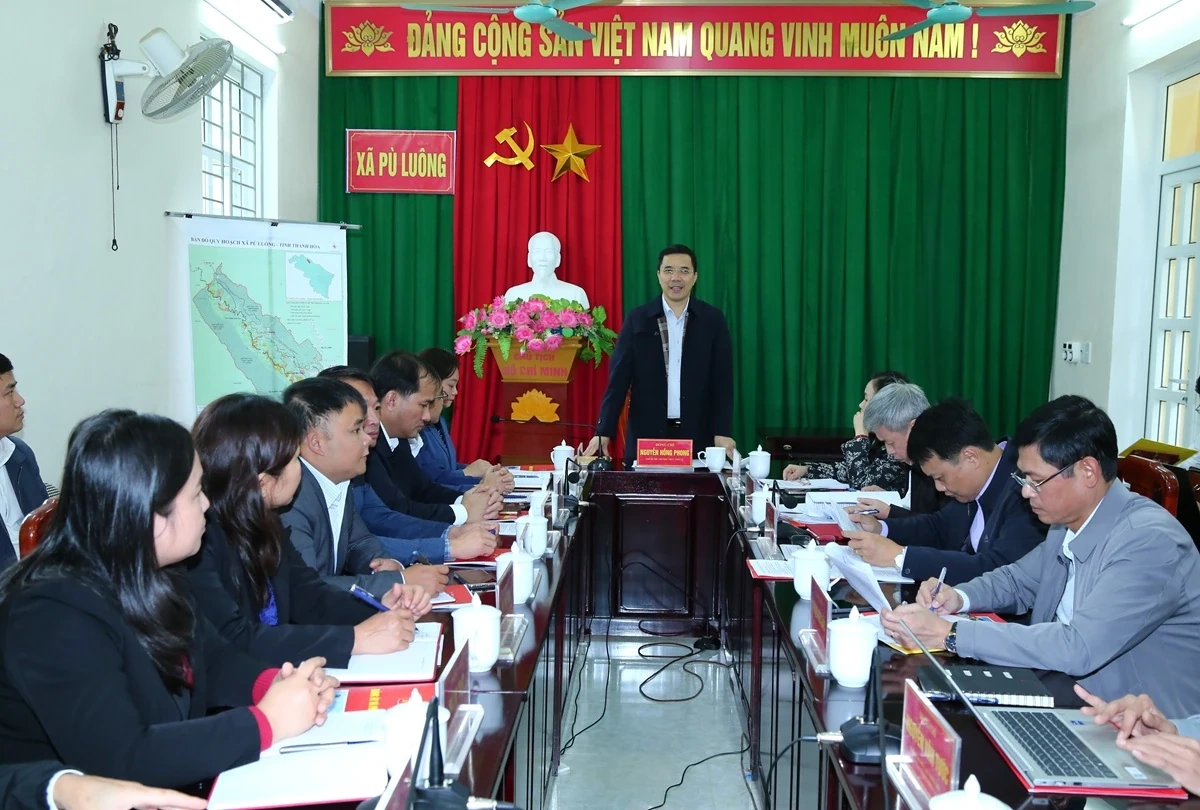 Phó Bí thư Thường trực Tỉnh ủy Nguyễn Hồng Phong thăm, làm việc tại xã Pù Luông
