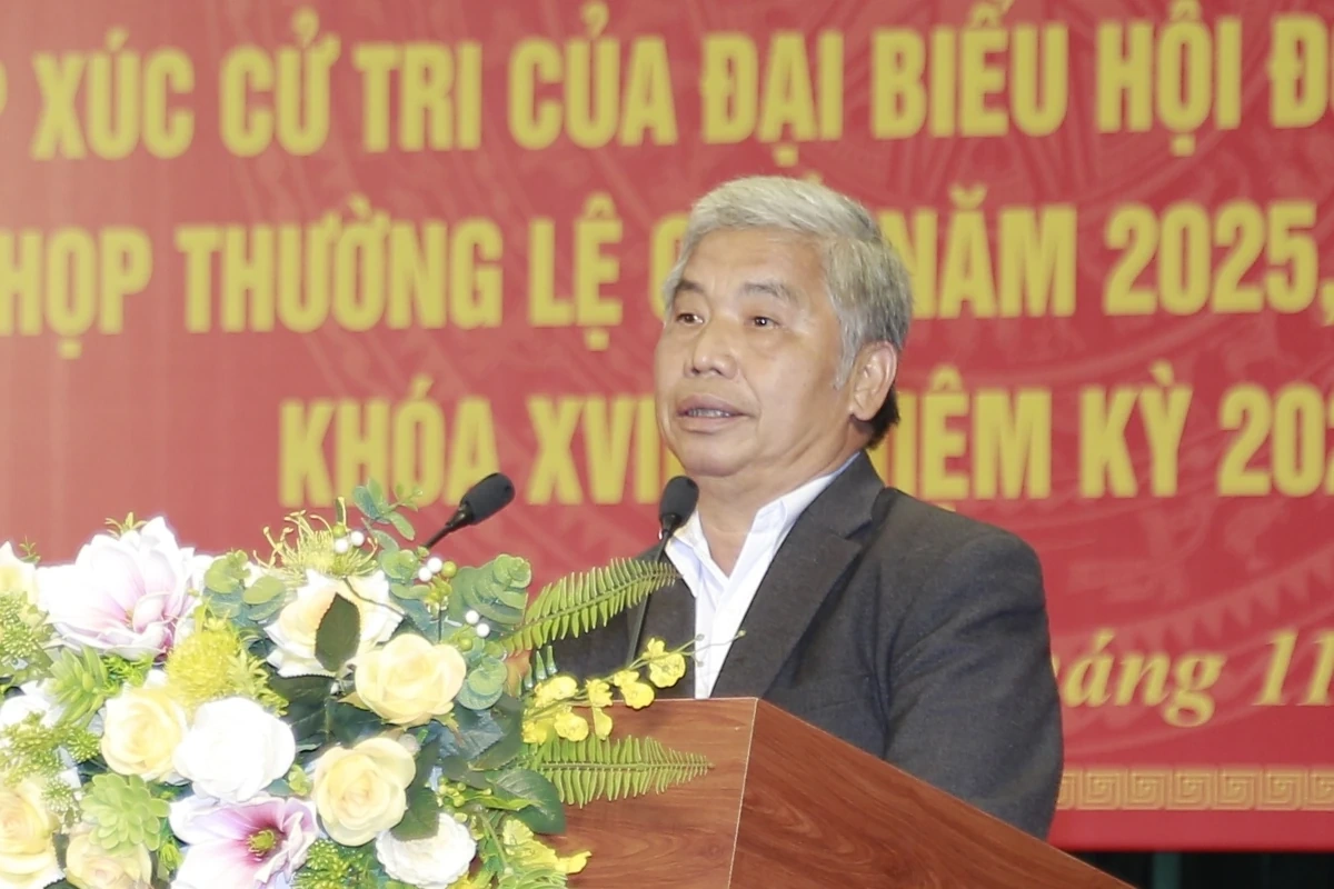 Phó Bí thư Tỉnh ủy, Chủ tịch Ủy ban MTTQ tỉnh Trịnh Tuấn Sinh tiếp xúc cử tri Sầm Sơn