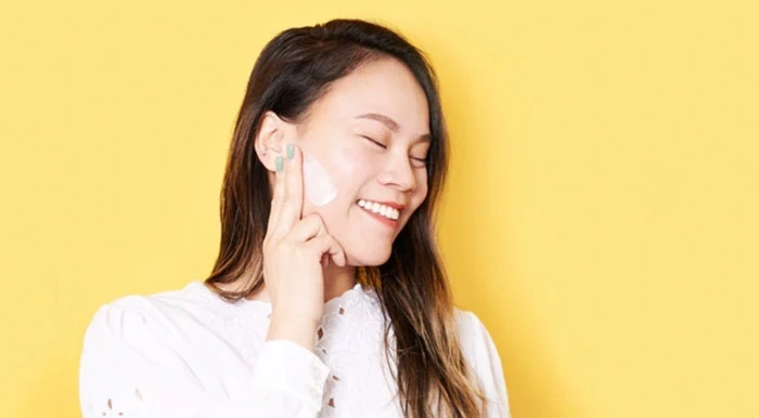 6 sai lầm Skincare phổ biến khiến da sạm, lão hóa sớm