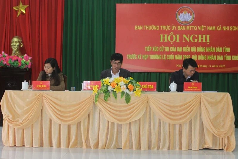 Tổ đại biểu HĐND tỉnh tiếp xúc cử tri tại xã Nhi Sơn