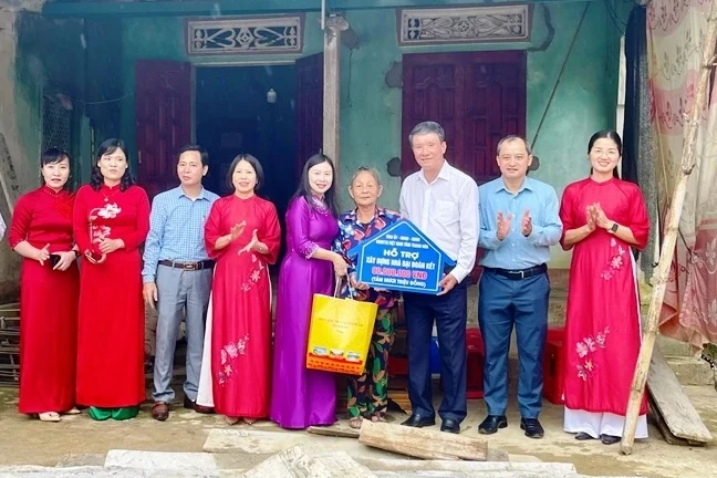 Phó Chủ tịch Ủy ban MTTQ tỉnh dự Ngày hội Đại đoàn kết toàn dân tộc tại xã Như Thanh