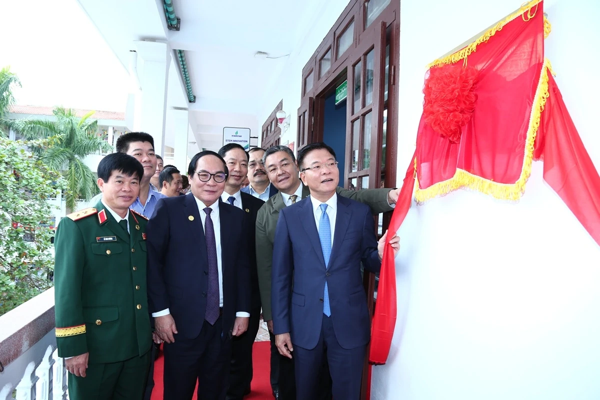 Phấn đấu xây dựng Trường THPT Hàm Rồng trong nhóm dẫn đầu cả nước về chất lượng giáo dục vào năm 2030