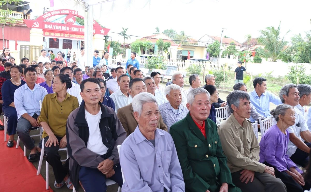 Chủ tịch UBND tỉnh Nguyễn Hoài Anh dự Ngày hội Đại đoàn kết toàn dân tộc tại xã Hoằng Lộc