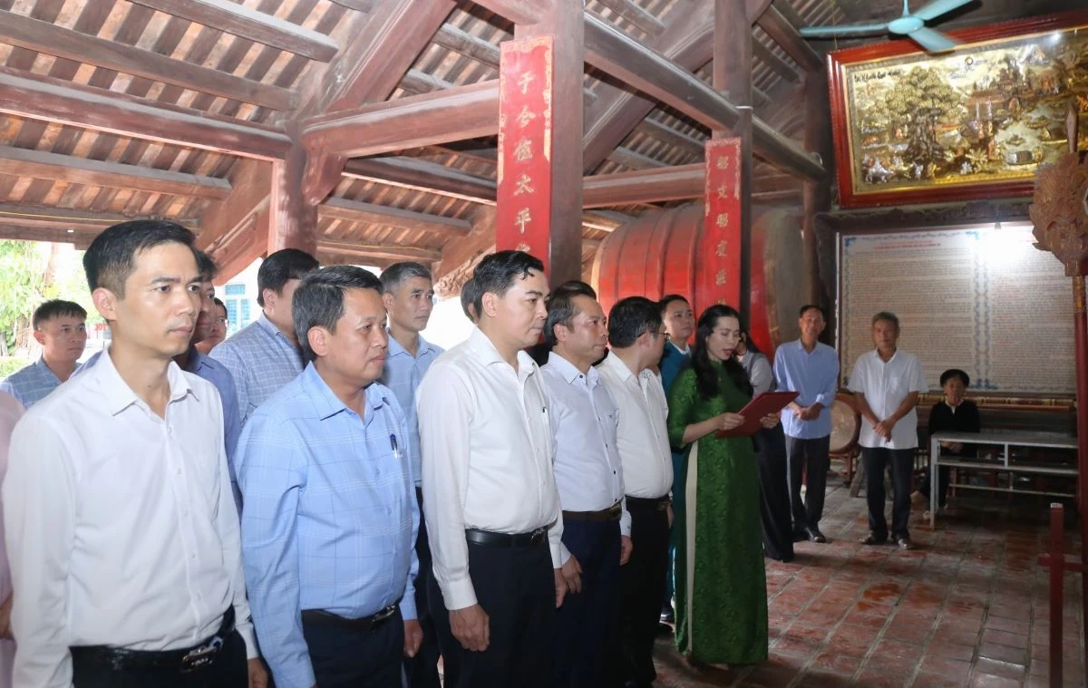 Chủ tịch UBND tỉnh Nguyễn Hoài Anh dự Ngày hội Đại đoàn kết toàn dân tộc tại xã Hoằng Lộc