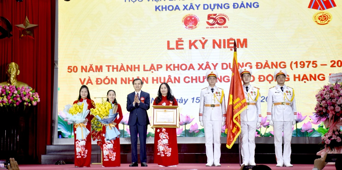 Khoa Xây dựng Đảng (Học viện Báo chí và Tuyên truyền) kỷ niệm 50 năm thành lập và đón nhận Huân chương Lao động hạng Ba