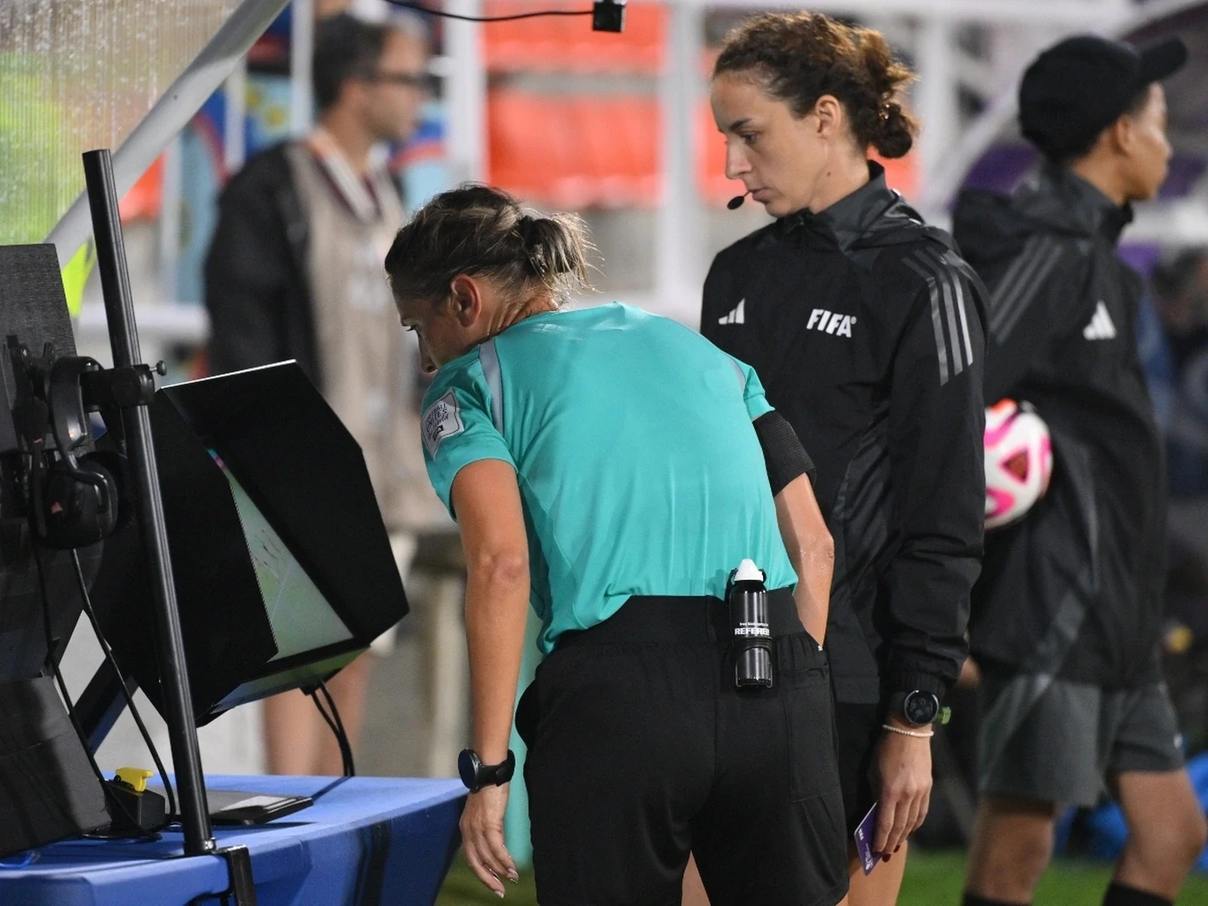 Nam Định bổ nhiệm HLV người Bồ Đào Nha; Croatia giành vé World Cup 2026