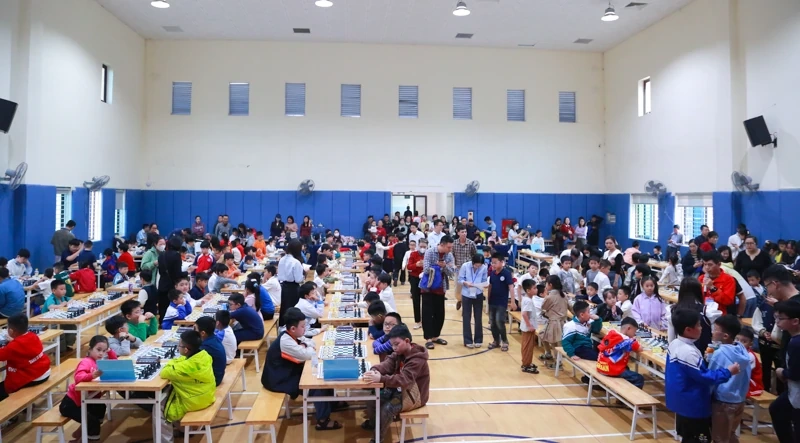 200 kỳ thủ nhí tranh tài sôi nổi tại Giải Cờ vua Nobel School mở rộng