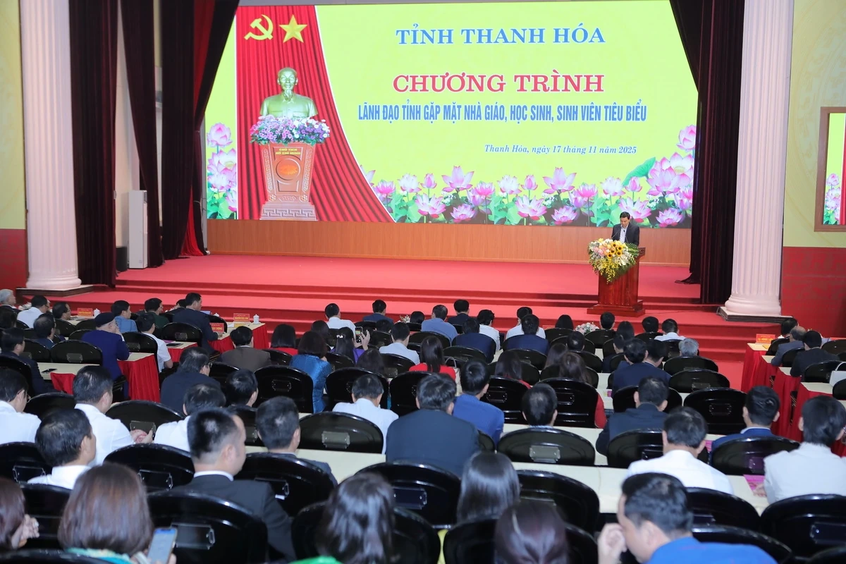 Lãnh đạo tỉnh gặp mặt nhà giáo, học sinh, sinh viên tiêu biểu nhân Ngày Nhà giáo Việt Nam 20/11