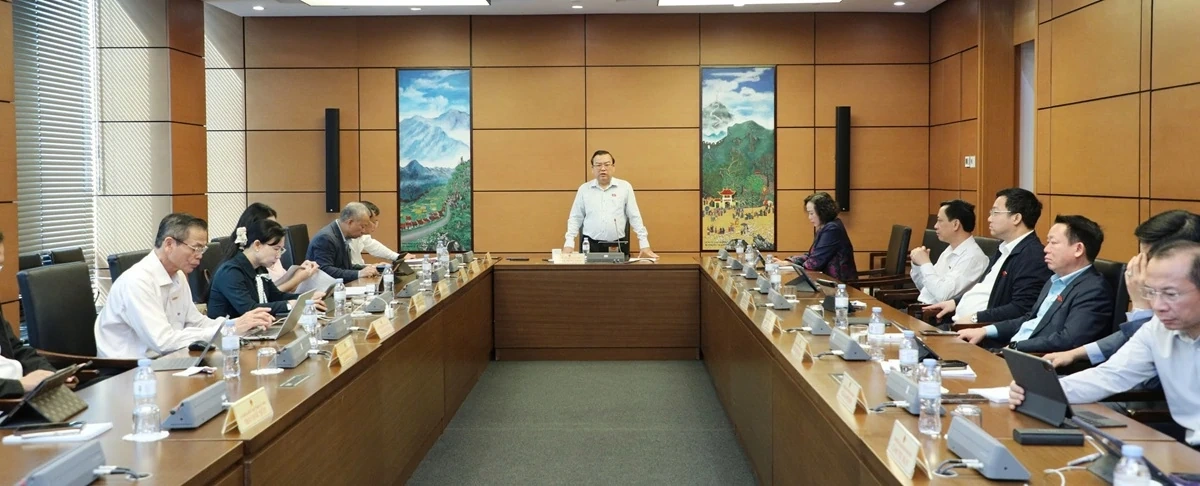 Đoàn ĐBQH Thanh Hóa tham gia góp ý vào các dự thảo Nghị quyết của Quốc hội và dự án Luật