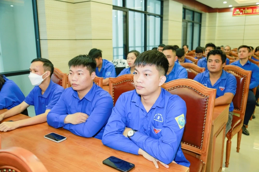 Tuyên truyền, giáo dục pháp luật về giữ gìn trật tự an toàn giao thông và phòng, chống tệ nạn xã hội