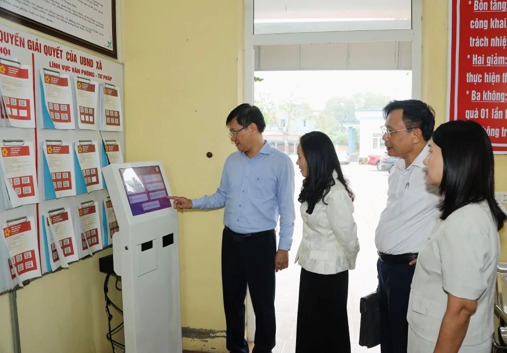 Ban Kinh tế Ngân sách – HĐND tỉnh giám sát thực hiện Nghị quyết về nội dung chất vấn của HĐND tỉnh tại xã Hoằng Tiến