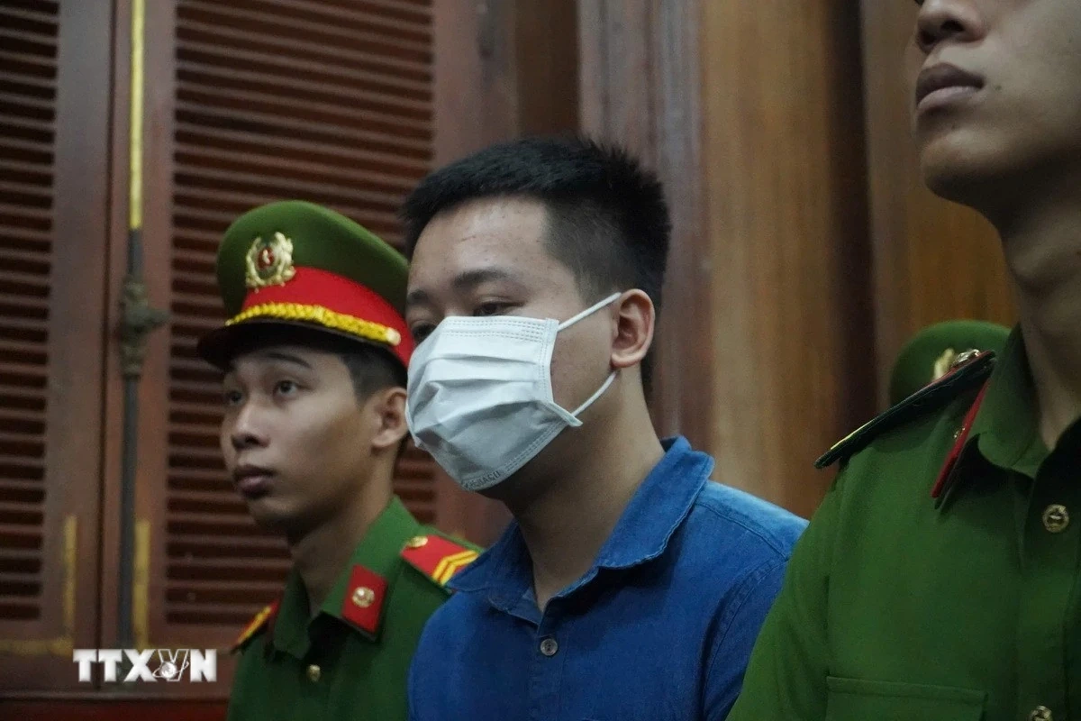 Hoa hậu Thùy Tiên, Quang Linh Vlogs, Hằng Du Mục nhận án 2 năm tù