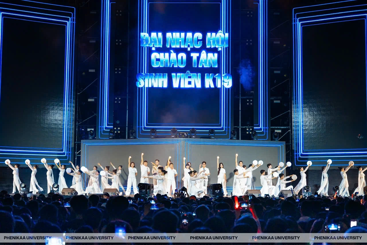 Đại học Phenikaa tổ chức Đại nhạc hội Sync City chào đón tân sinh viên K19