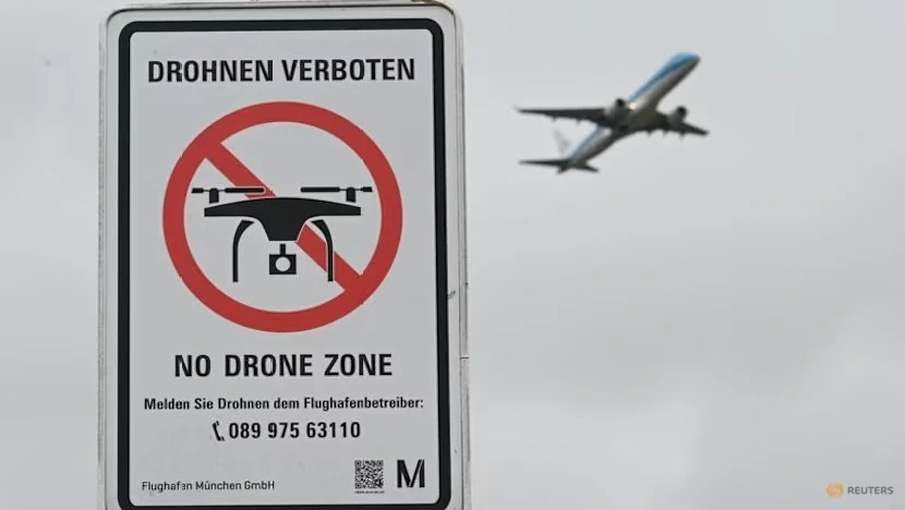 Hà Lan đình chỉ hoạt động bay tại sân bay Eindhoven nhiều giờ do xuất hiện máy bay không người lái