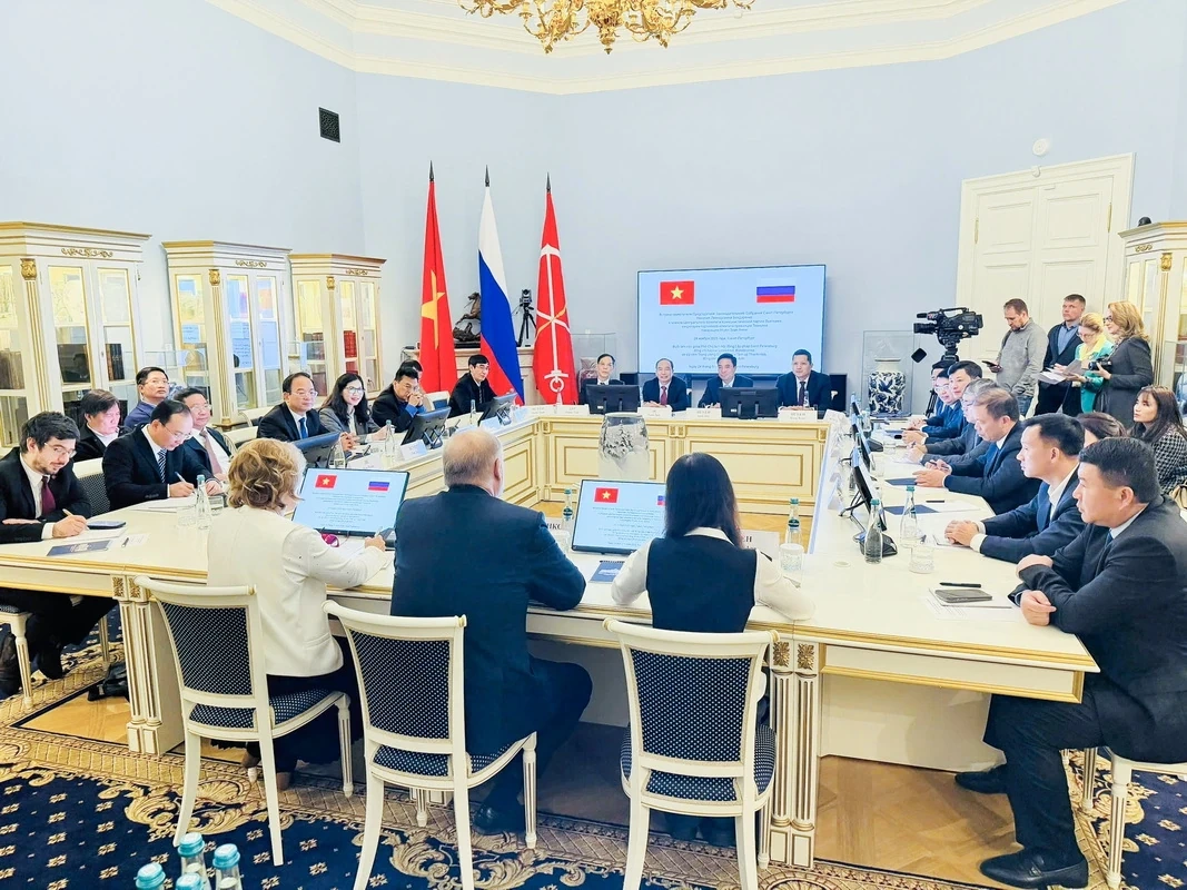 Bí thư Tỉnh ủy Nguyễn Doãn Anh làm việc với Hội đồng Lập pháp thành phố Saint Petersburg, Liên bang Nga