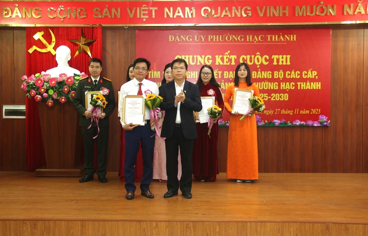 Phường Hạc Thành: Giảng viên Trung tâm Chính trị đoạt giải Nhất cuộc thi tìm hiểu nghị quyết đại hội Đảng các cấp