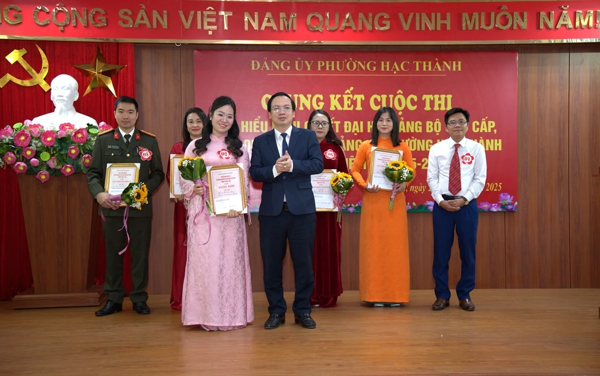 Phường Hạc Thành: Giảng viên Trung tâm Chính trị đoạt giải Nhất cuộc thi tìm hiểu nghị quyết đại hội Đảng các cấp