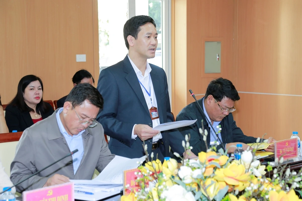 Phó Bí thư Tỉnh ủy, Chủ tịch Ủy ban MTTQ tỉnh Trịnh Tuấn Sinh làm việc với các xã Ngọc Trạo, Vân Du, Kim Tân