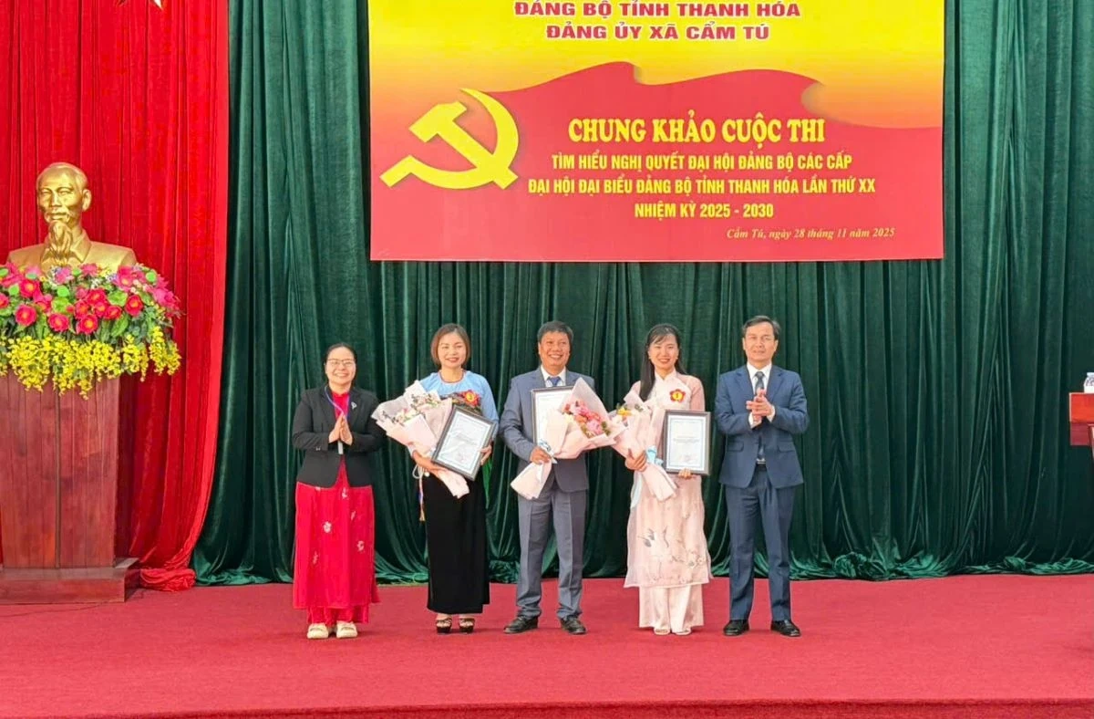 Xã Cẩm Tú tổ chức chung khảo cuộc thi tìm hiểu Nghị quyết Đại hội Đảng bộ các cấp