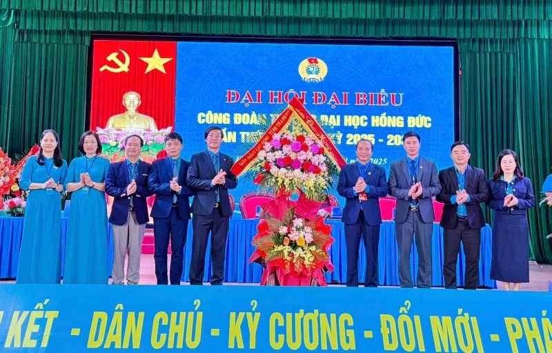 Phát huy dân chủ, đoàn kết, xây dựng công đoàn Trường Đại học Hồng Đức vững mạnh toàn diện