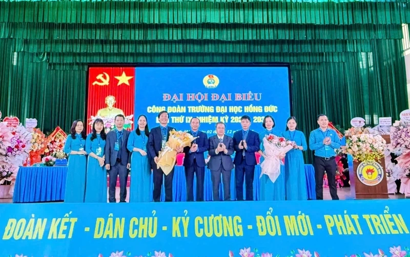 Phát huy dân chủ, đoàn kết, xây dựng công đoàn Trường Đại học Hồng Đức vững mạnh toàn diện