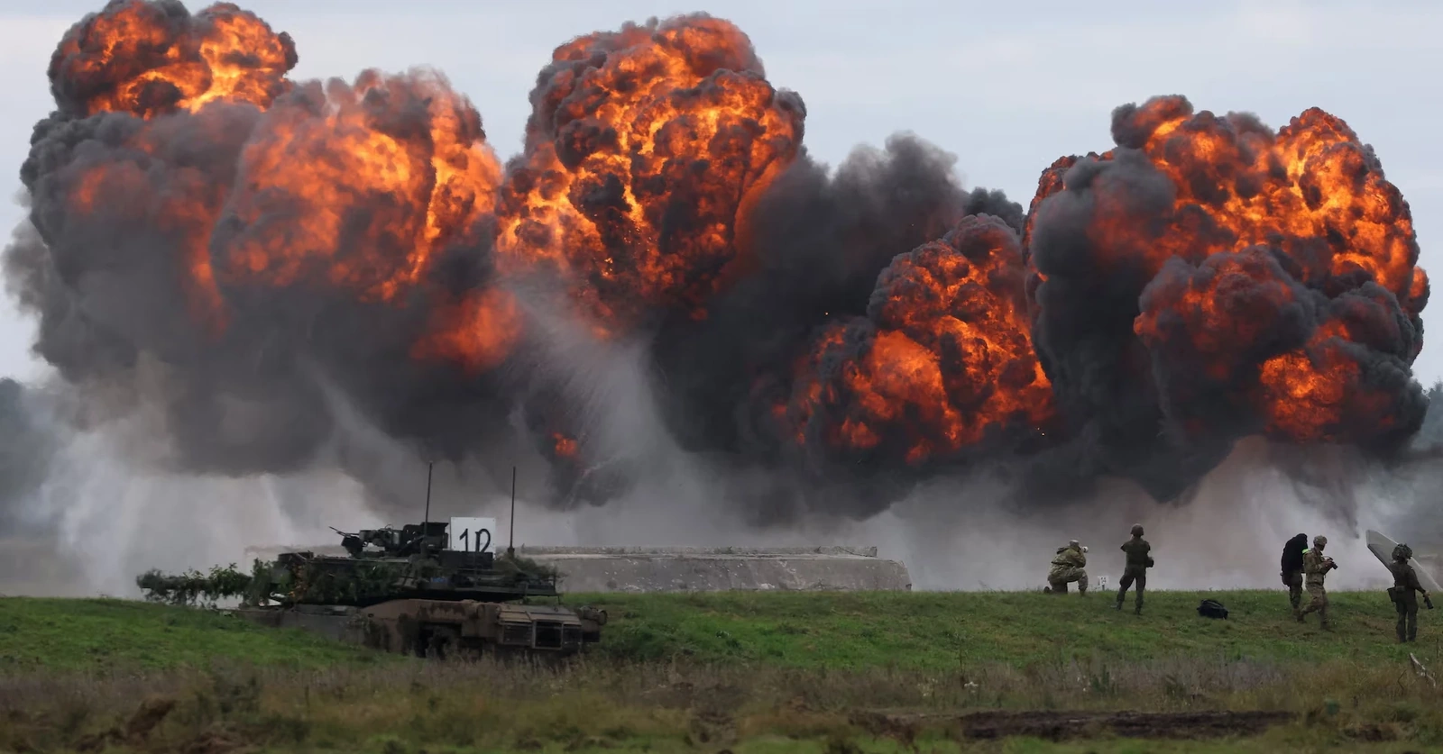 Mỹ đặt hạn chót trước 2027 châu Âu phải gánh phần lớn phòng thủ NATO