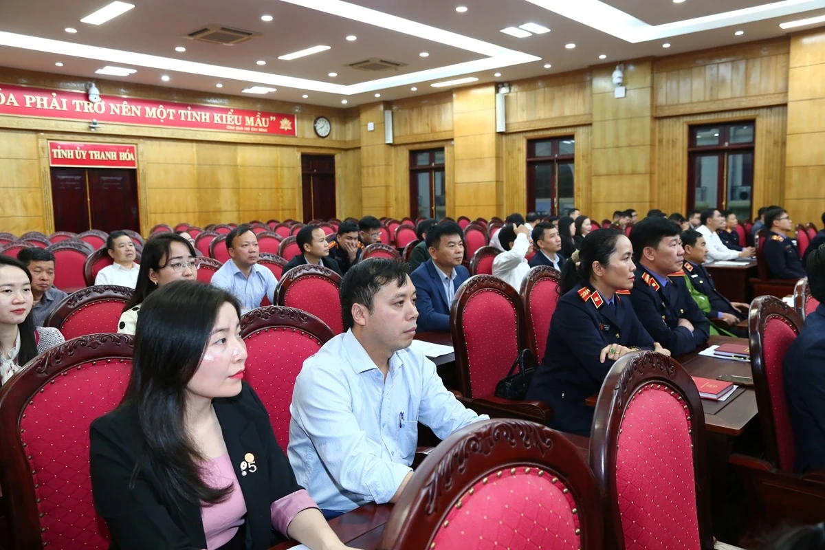 Kiên quyết, kiên trì ngăn chặn, đẩy lùi tham nhũng, lãng phí, tiêu cực