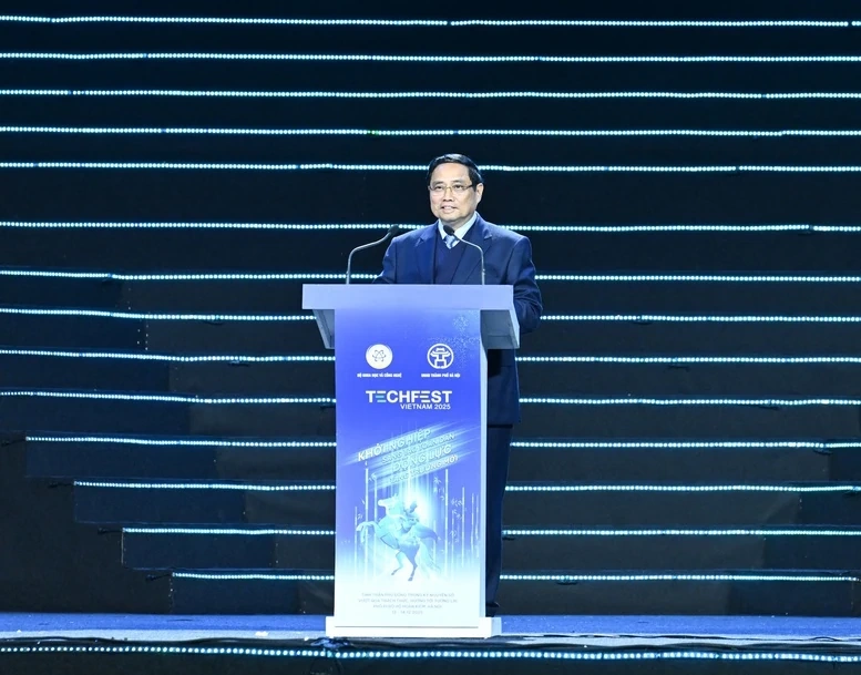 Thủ tướng: Phát triển năng lực công nghệ trong nước là con đường tất yếu