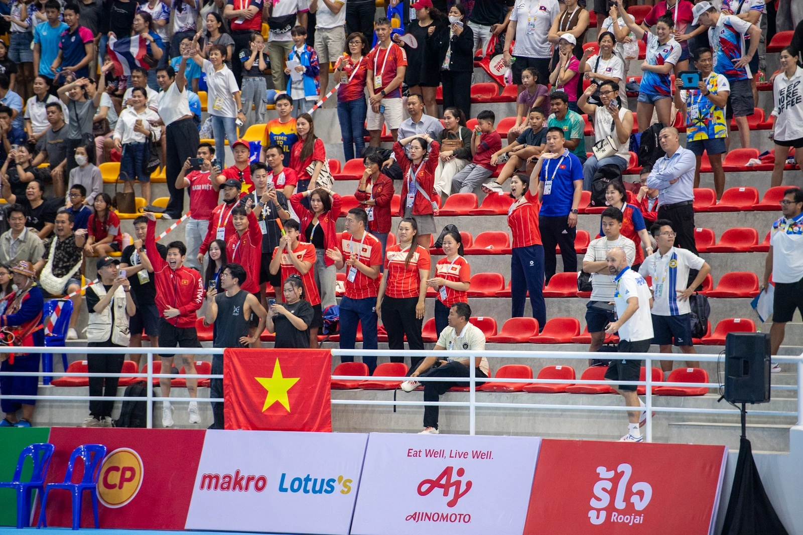 SEA Games 33: Phạm Thị Vân tiếp tục đi vào lịch sử Bơi Việt Nam